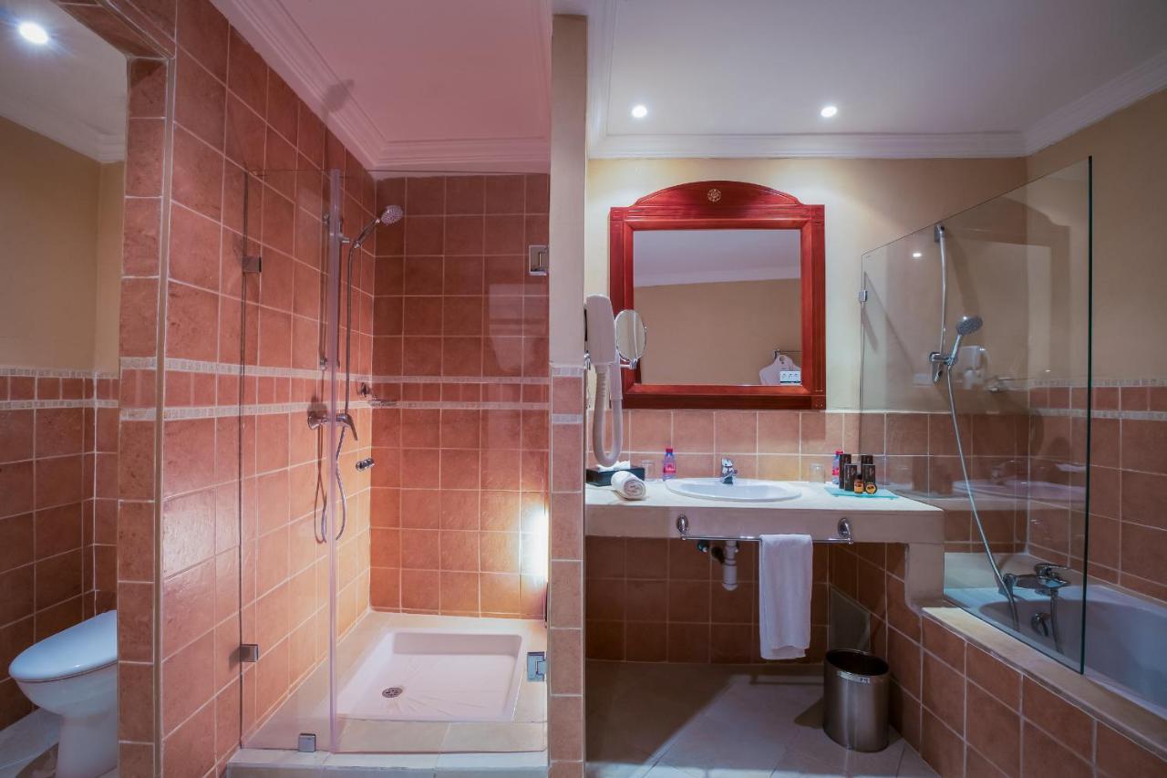Grand Mogador Agdal & Spa Marrakesh Ngoại thất bức ảnh A shower cubicle